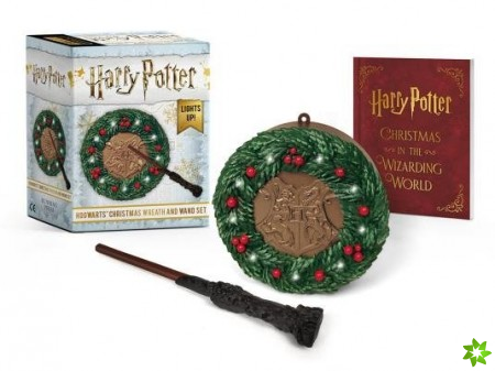 Harry Potter: Hogwarts Christmas Wreath and Wand Set