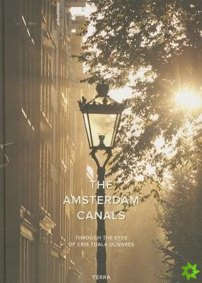 Amsterdam Canals: Through the Eyes of Cris Toala Olivares